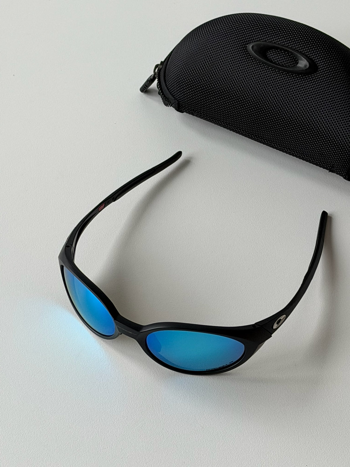 Oakley Eye Jacket Redux Sunglasses – Matte Black Frame / Electric Blue Mirror Lens | Y2K Vintage