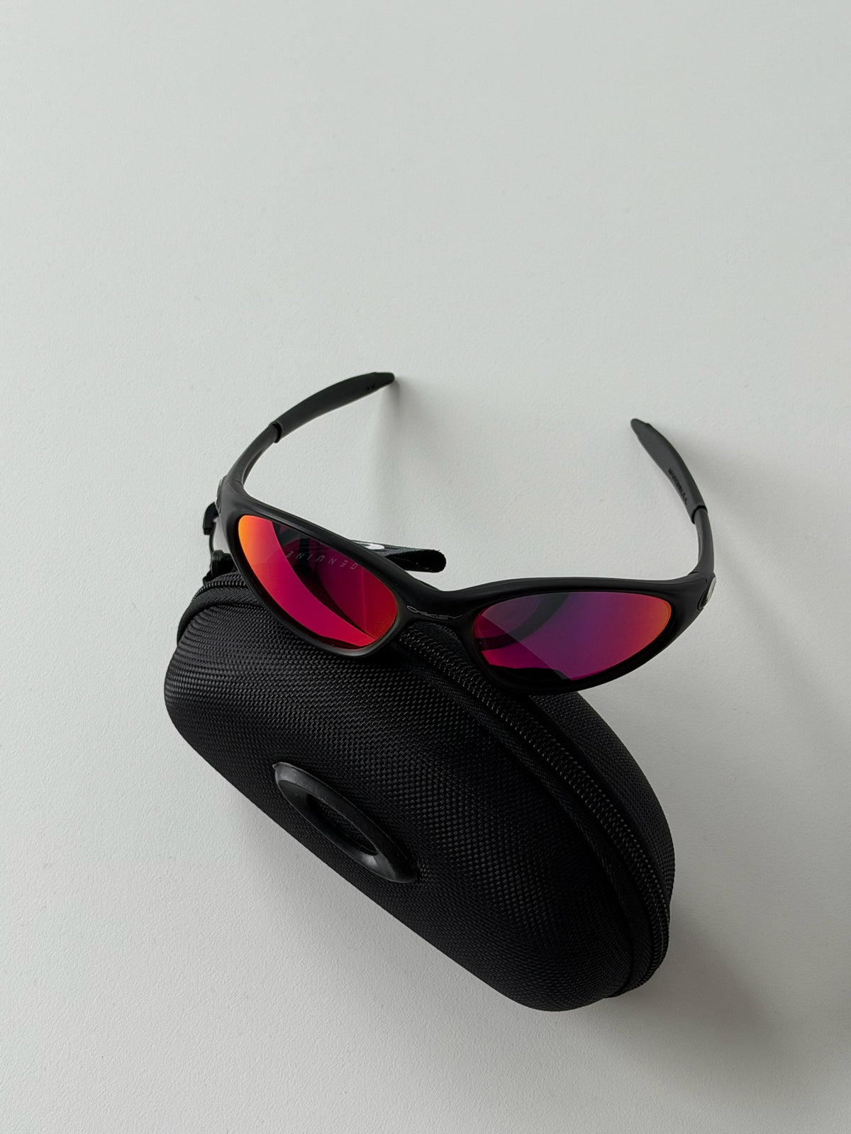 Oakley Eye Jacket Minute 1.0 Sunglasses – Matte Black Frame / Fire Red Iridium Lens | Y2K Vintage