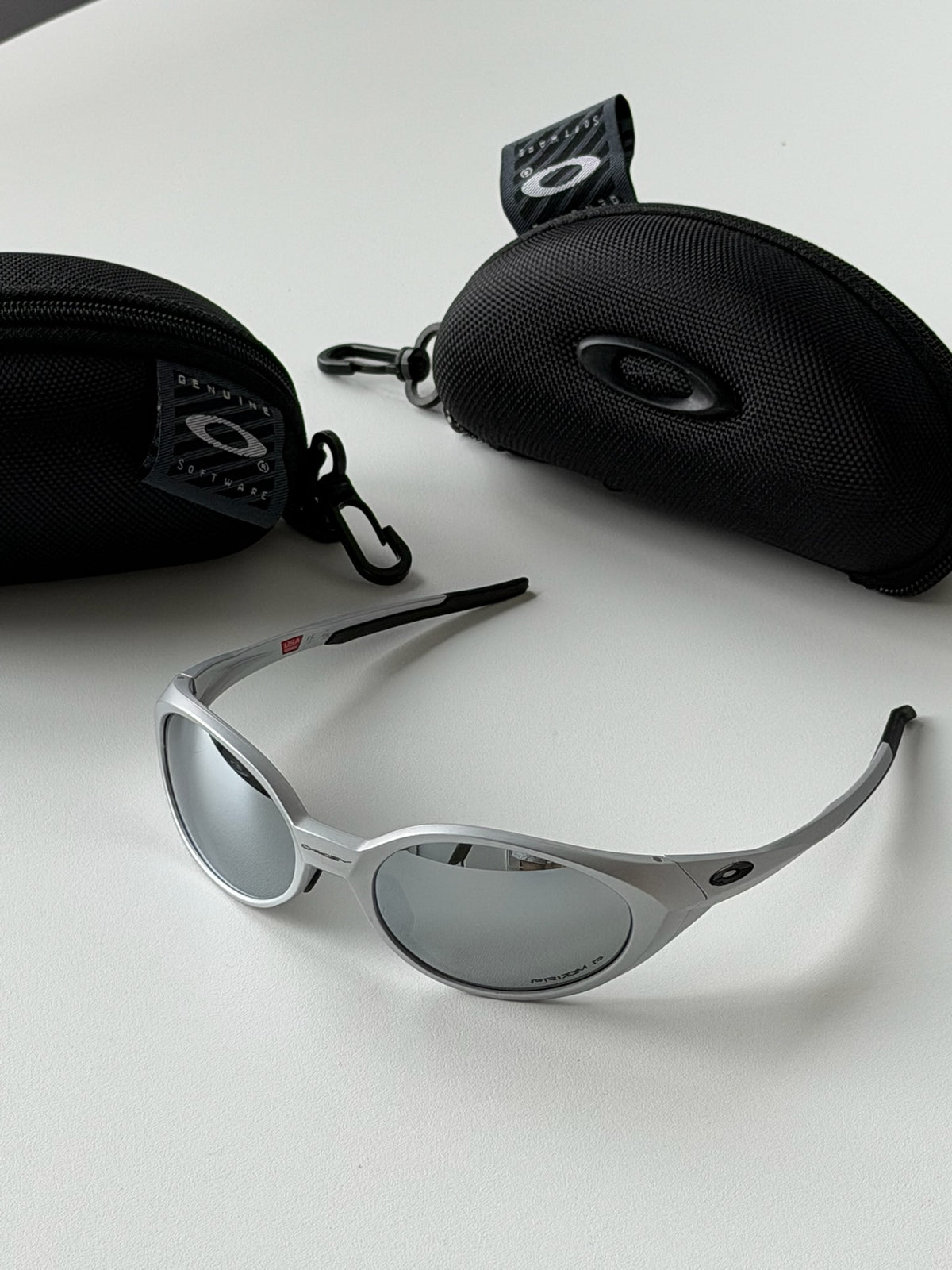 Oakley Eye Jacket Redux Sunglasses – Metallic Silver Frame / Silver Mirror Lens | Y2K Vintage
