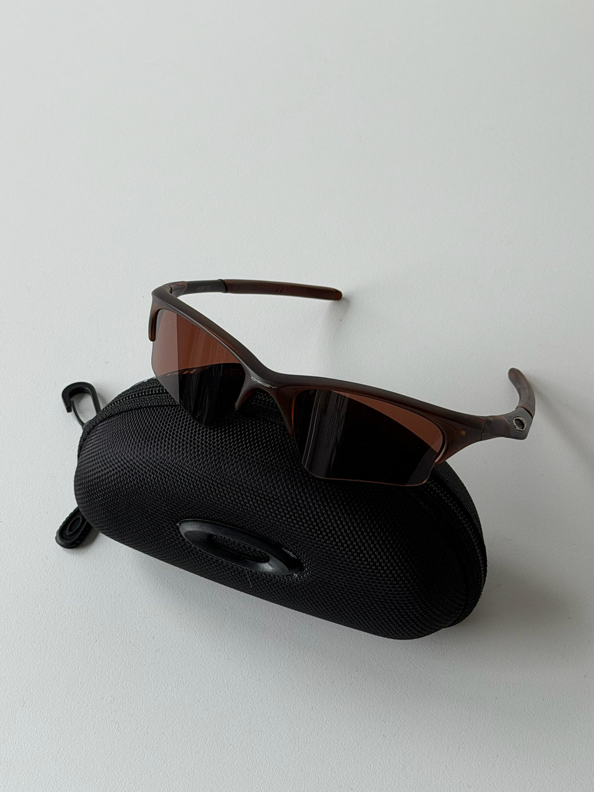Oakley Half Jacket 1.0 Sunglasses – Transparent Brown Frame / Brown Lens | Y2K Vintage