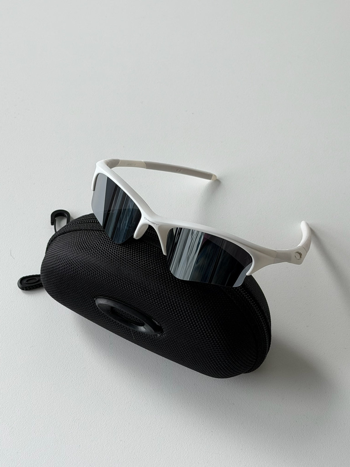Oakley Half Jacket 1.0 Sunglasses – White Frame / Silver Mirror Lens | Y2K Vintage