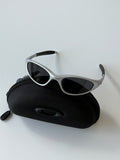 Oakley Eye Jacket Minute 1.0 Sunglasses – Metallic Silver Frame / Blackout Lens | Y2K Vintage