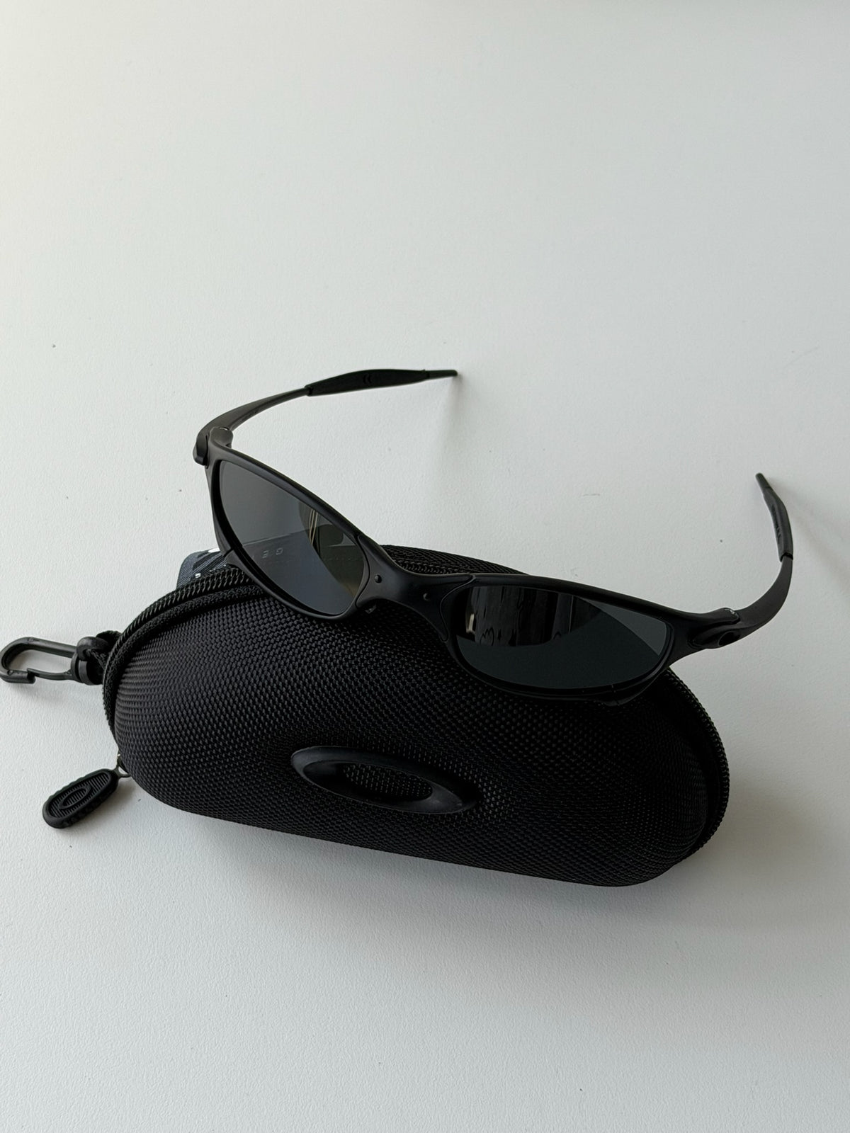 Oakley Juliet 1.0 Sunglasses – Matte Black Frame / Blackout Lens | Y2K Vintage